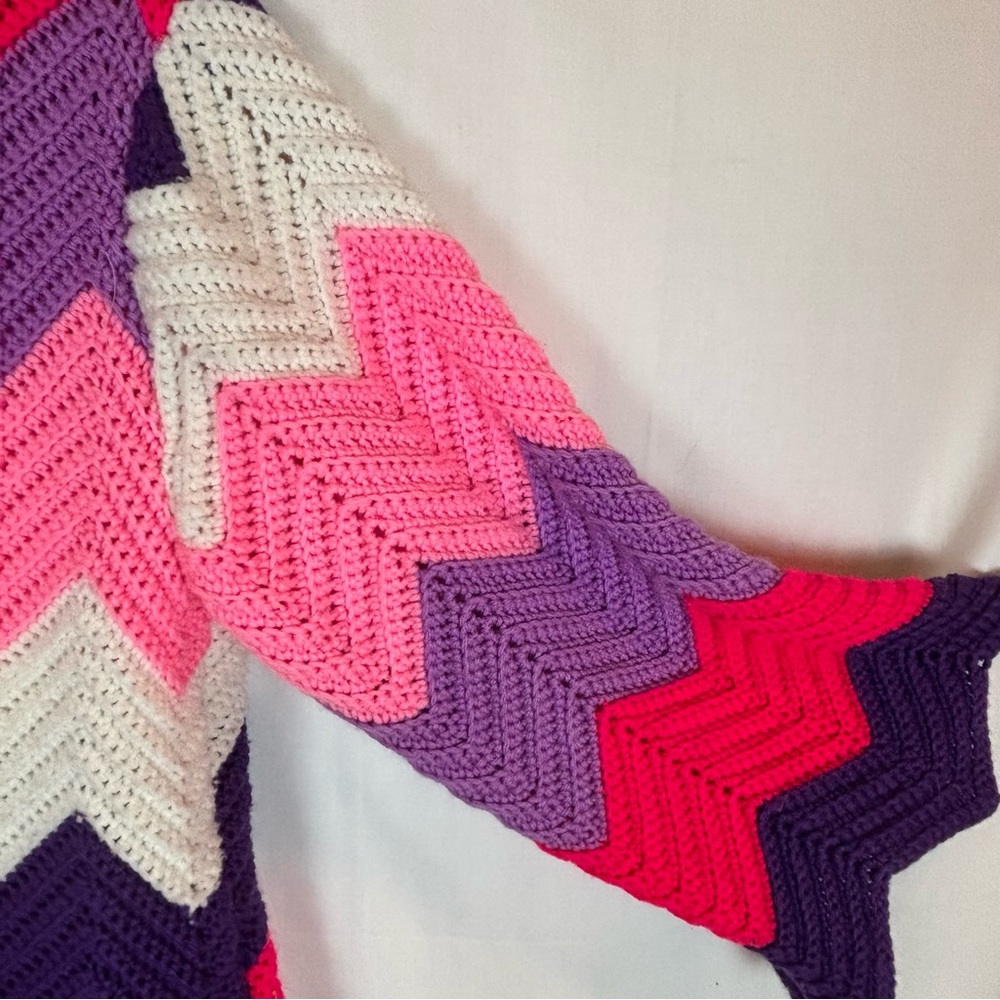 Handmade Purples, Red, Pink, White Chevron Knit Women's Cadigan - Picture 7 of 15